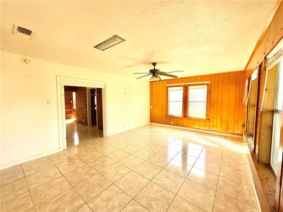 1609 15th Street, Corpus Christi, TX 78404 - Image #3