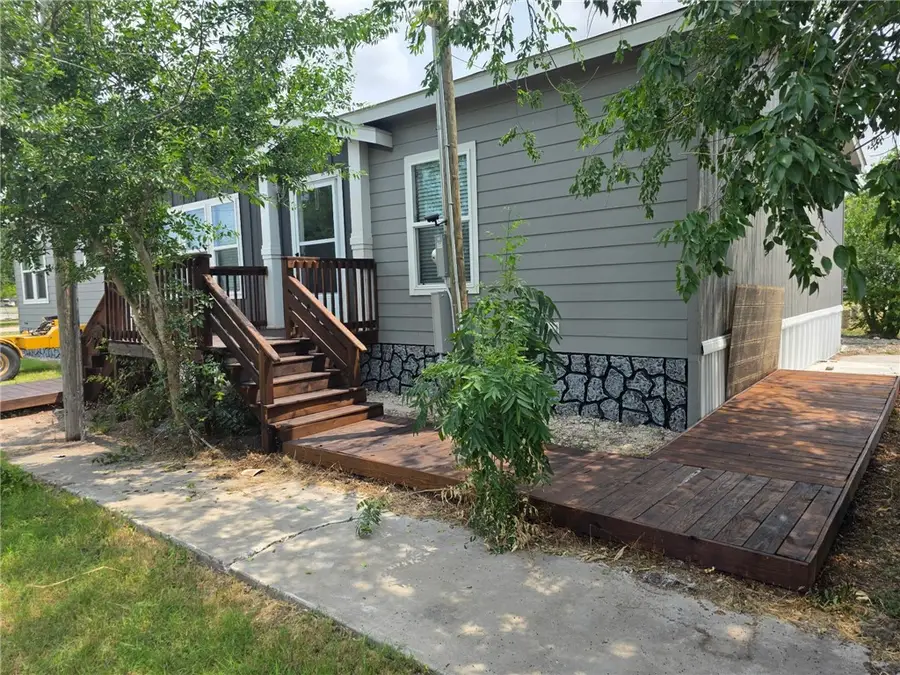 272 Orange Street, Mathis, TX 78368 - Image #2