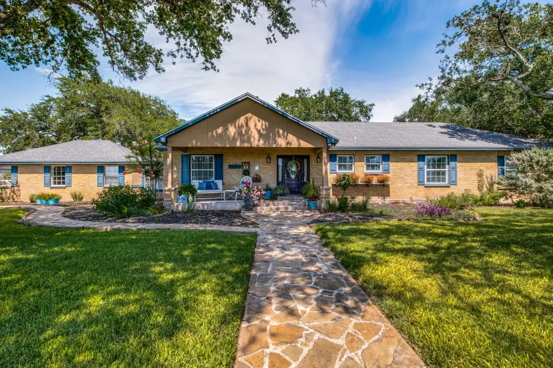 174 County Road 351, Mathis, TX 78368 - Image #1