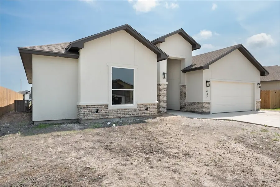 1437 Lois Chesney Street, Corpus Christi, TX 78415 - Image #2