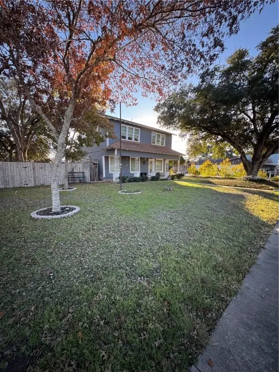 300 E Church St, Three Rivers, TX 78071 - Image #2