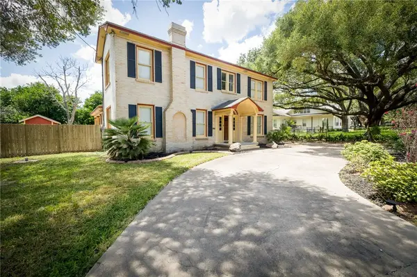 1107 N Adams Street, Beeville, TX 78102