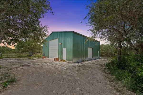 2122 Prairie, Rockport, TX 78382