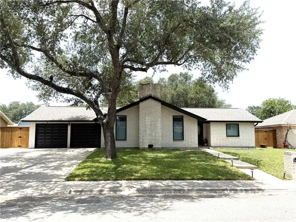 1413 Alta Vista St, Alice, TX 78332