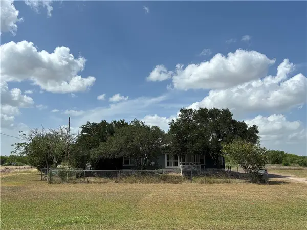 568 Jennifer, Orange Grove, TX 78372