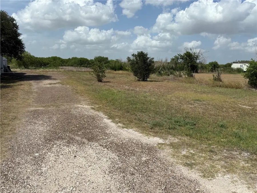 568 Jennifer, Orange Grove, TX 78372 - Image #3