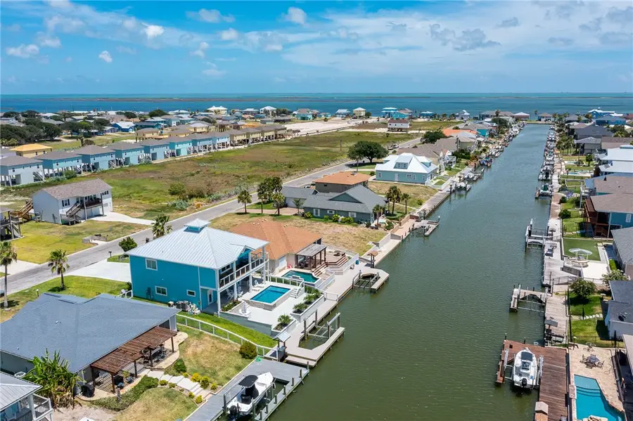 107 Windjammer Street, Rockport, TX 78382 - Image #2