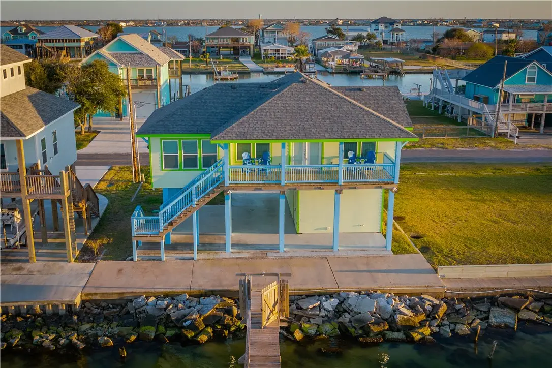 208 Ridge Harbor Drive, Rockport, TX 78382 - Image #1