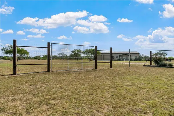 226 Private Rd 3251, Alice, TX 78332