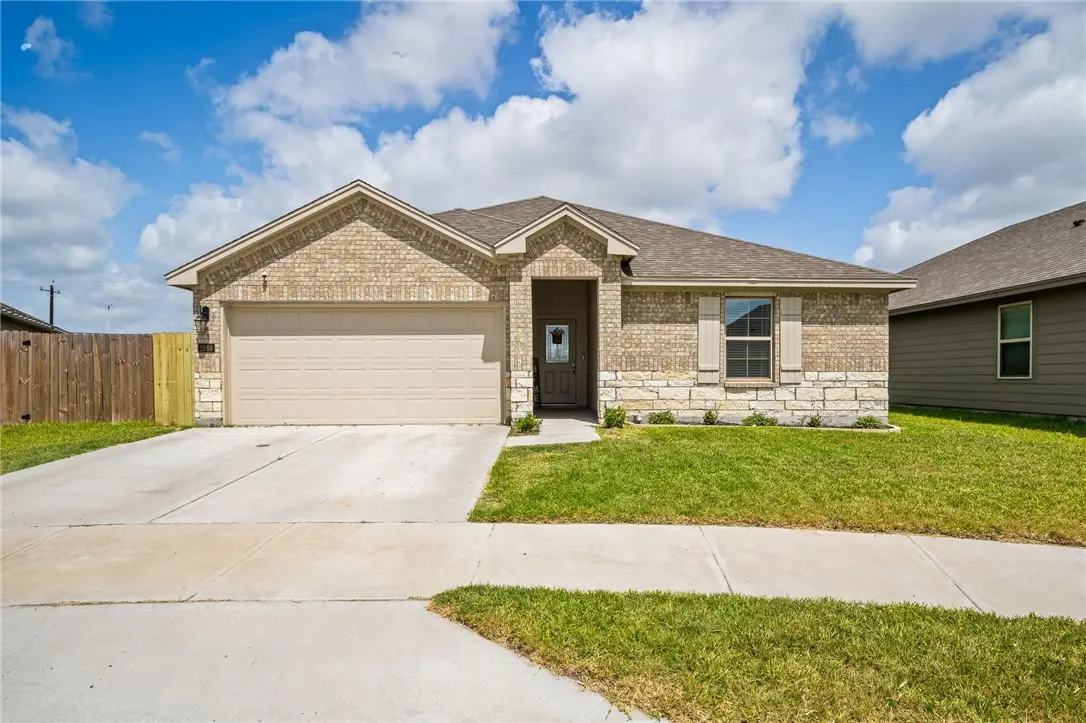 2689 Everly Ln, Corpus Christi, TX 78415 - Image #1
