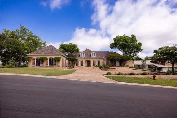 418 N Coronado Drive, Kerrville, TX 78028