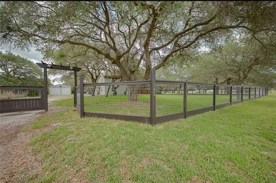 142 Vercie Street, Rockport, TX 78382 - Image #2