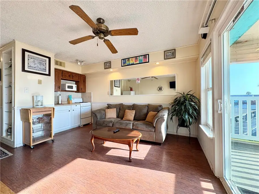 3938 Surfside #3233, Corpus Christi, TX 78402 - Image #3