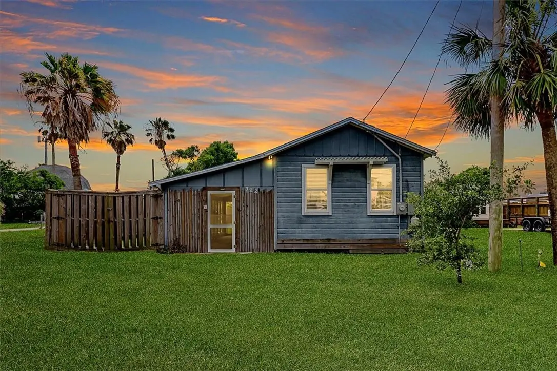 322 Tarrant Avenue, Port Aransas, TX 78373 - Image #1