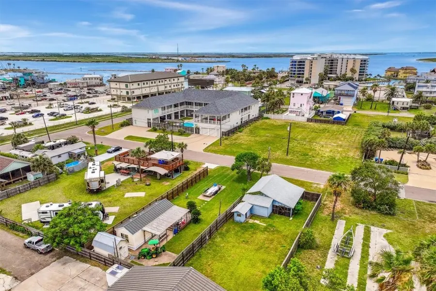 322 Tarrant Avenue, Port Aransas, TX 78373 - Image #2