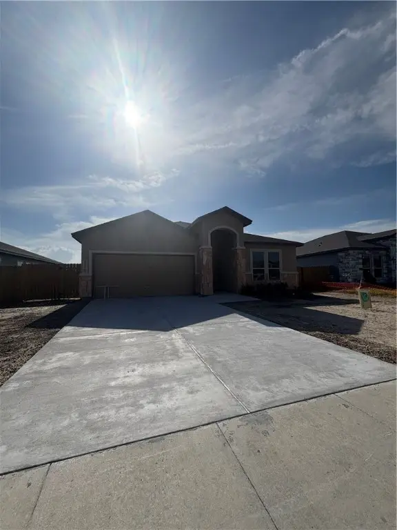 112 Guadalupe Palm Circle, Portland, TX 78374 - Image #1