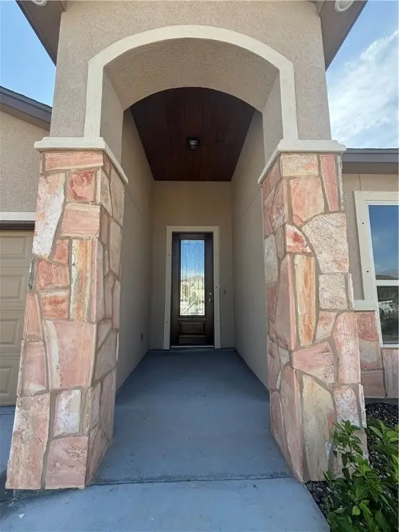 112 Guadalupe Palm Circle, Portland, TX 78374 - Image #2