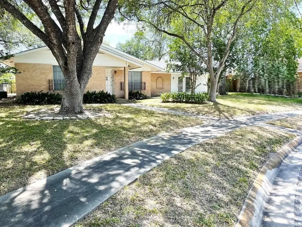 1403 Kingfisher Dr, Beeville, TX 78102 - Image #1