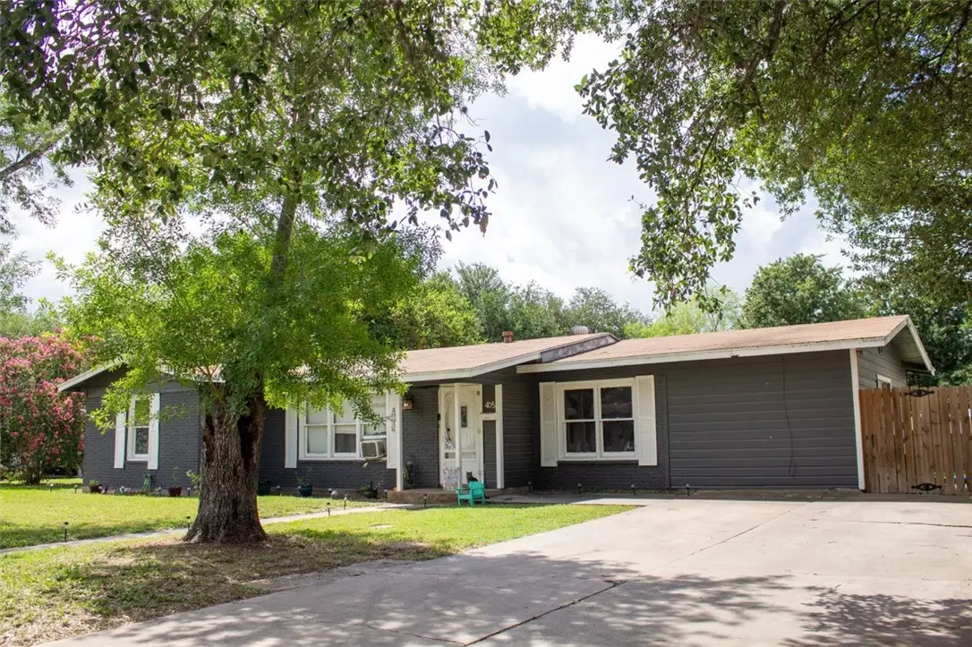 405 W Walton Street, Beeville, TX 78102 - Image #1