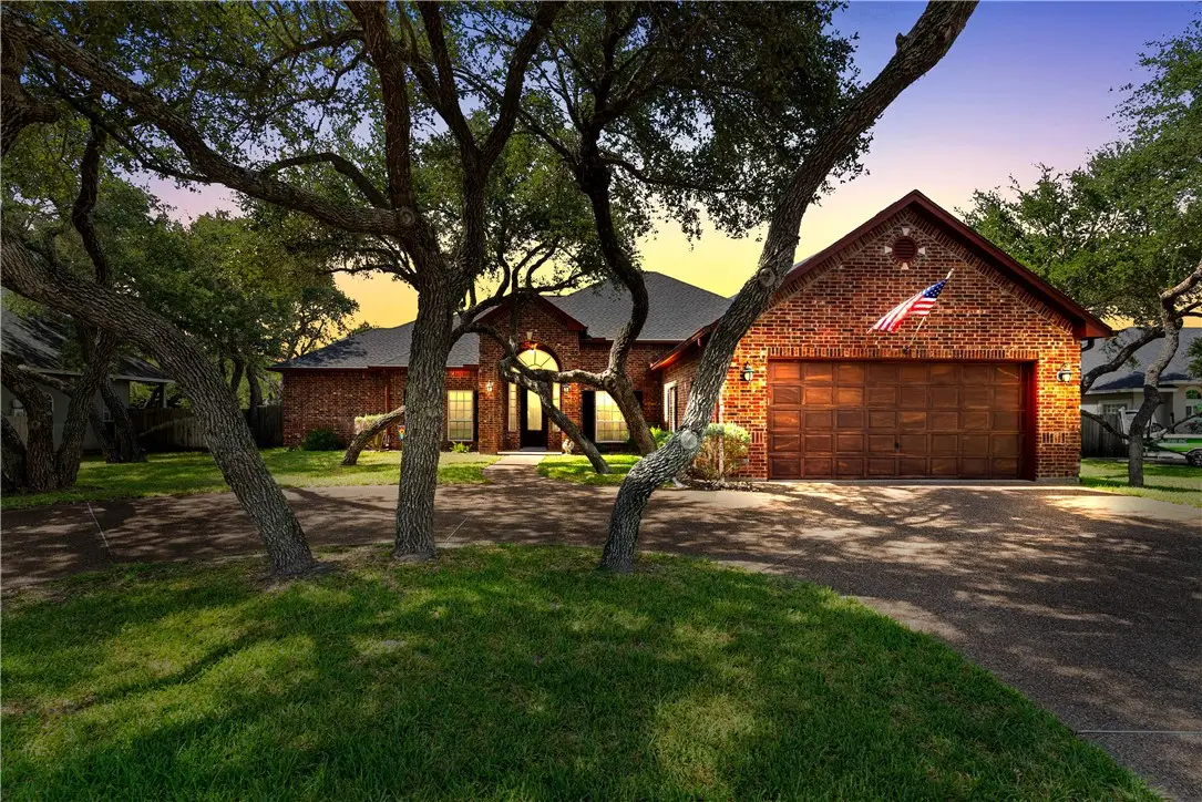 111 Forest Hills Drive, Rockport, TX 78382 - Image #1