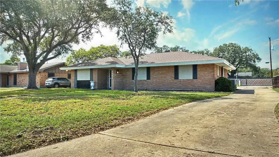 1109 Adeline Street, Sinton, TX 78387 - Image #2