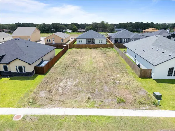 106 Meadowbrook, Odem, TX TX 78370