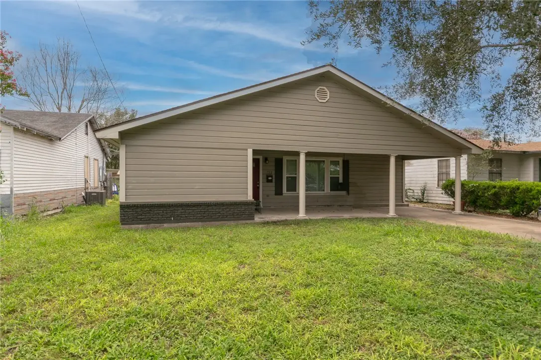 712 E Hill Avenue, Alice, TX 78332 - Image #1
