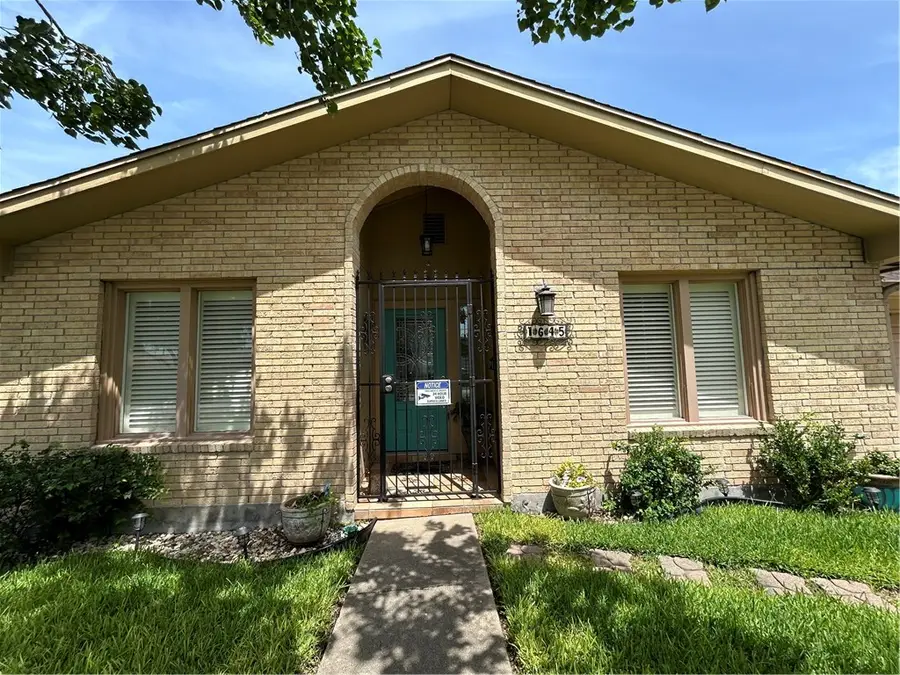 1645 W Manor Drive, Corpus Christi, TX 78412 - Image #2