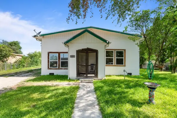 809 Hickey Street, Alice, TX 78332