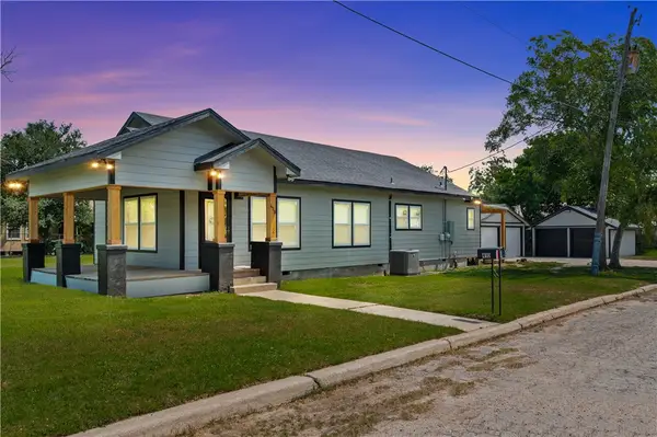 410 E Lott Street, Beeville, TX 78102