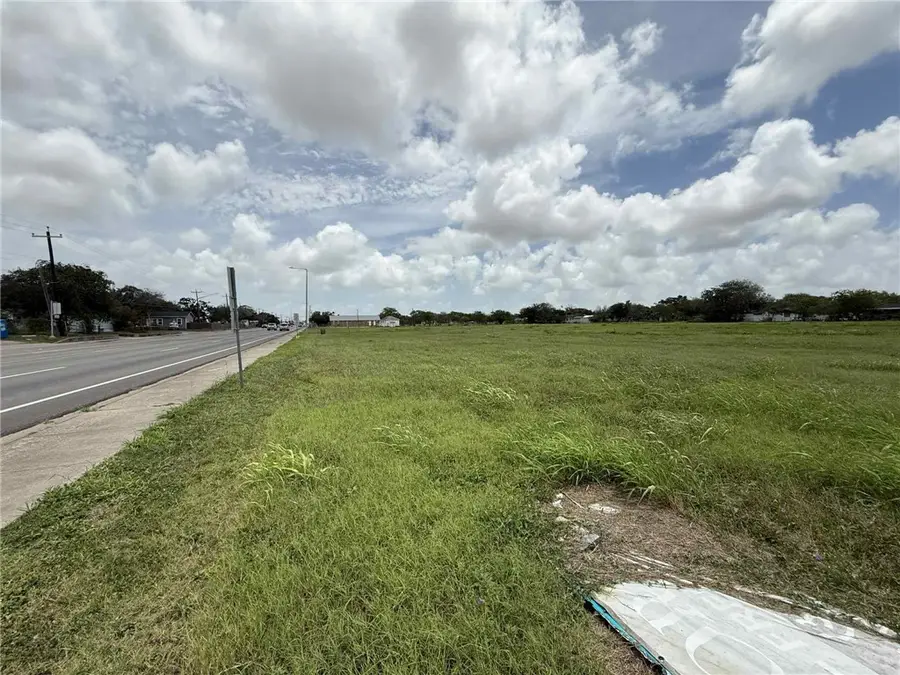5930 Greenwood Drive, Corpus Christi, TX 78417 - Image #3