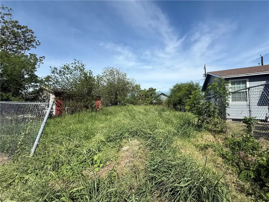 3242 Elgin Street, Corpus Christi, TX 78405 - Image #2