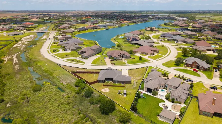 8402 Lago Vista Drive, Corpus Christi, TX 78414 - Image #2