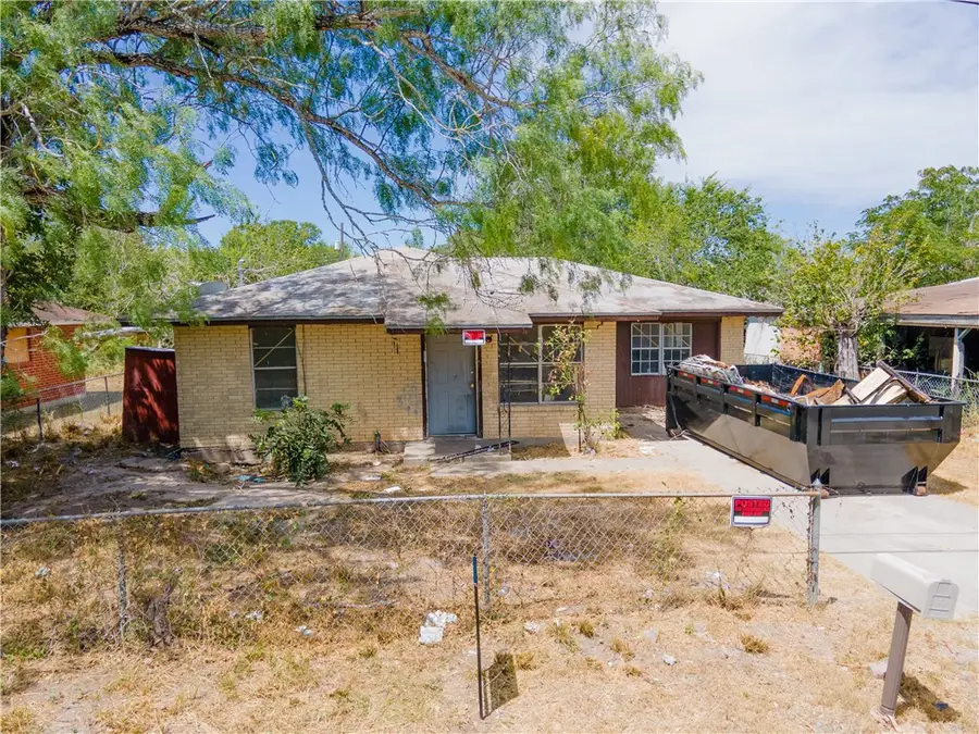 205 Brazos Street, George West, TX 78102 - Image #2