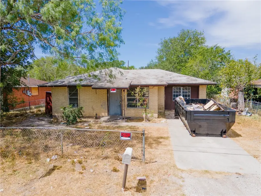 205 Brazos Street, George West, TX 78102 - Image #3