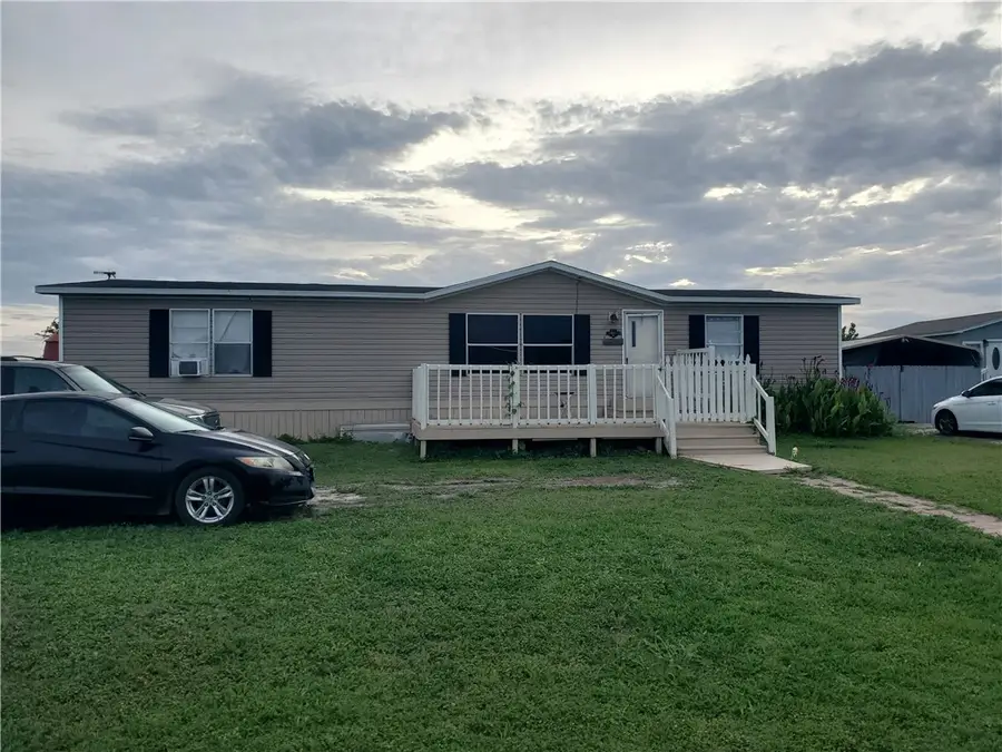 928 Verde, Sinton, TX 78387 - Image #2