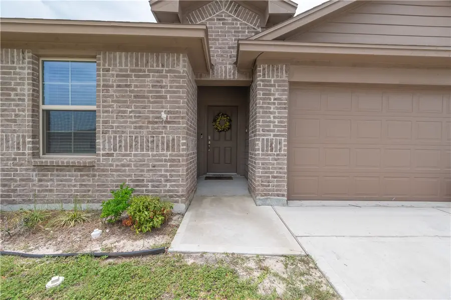 1513 Pleasant Drive, Corpus Christi, TX 78418 - Image #2