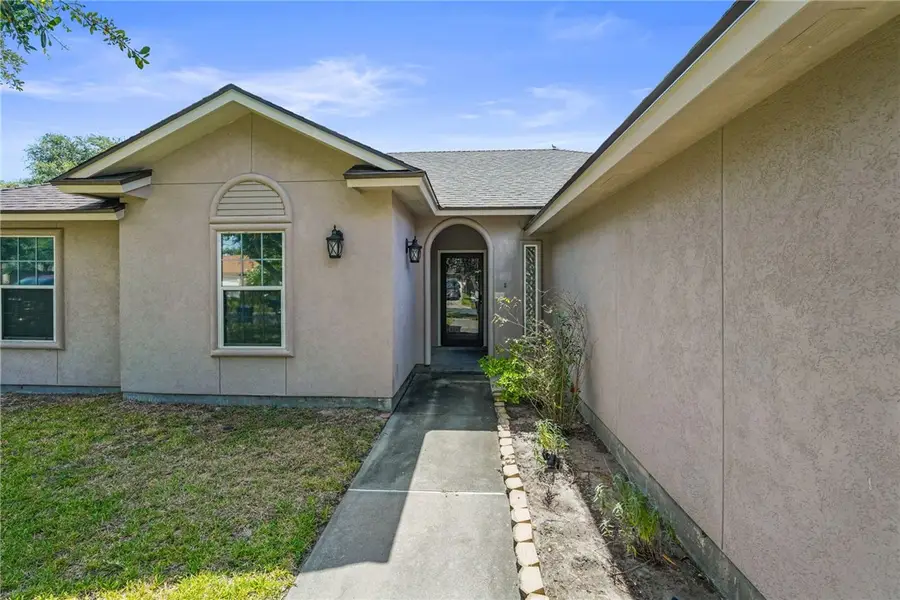 3110 Santa Cruz Dr, Corpus Christi, TX 78413 - Image #2