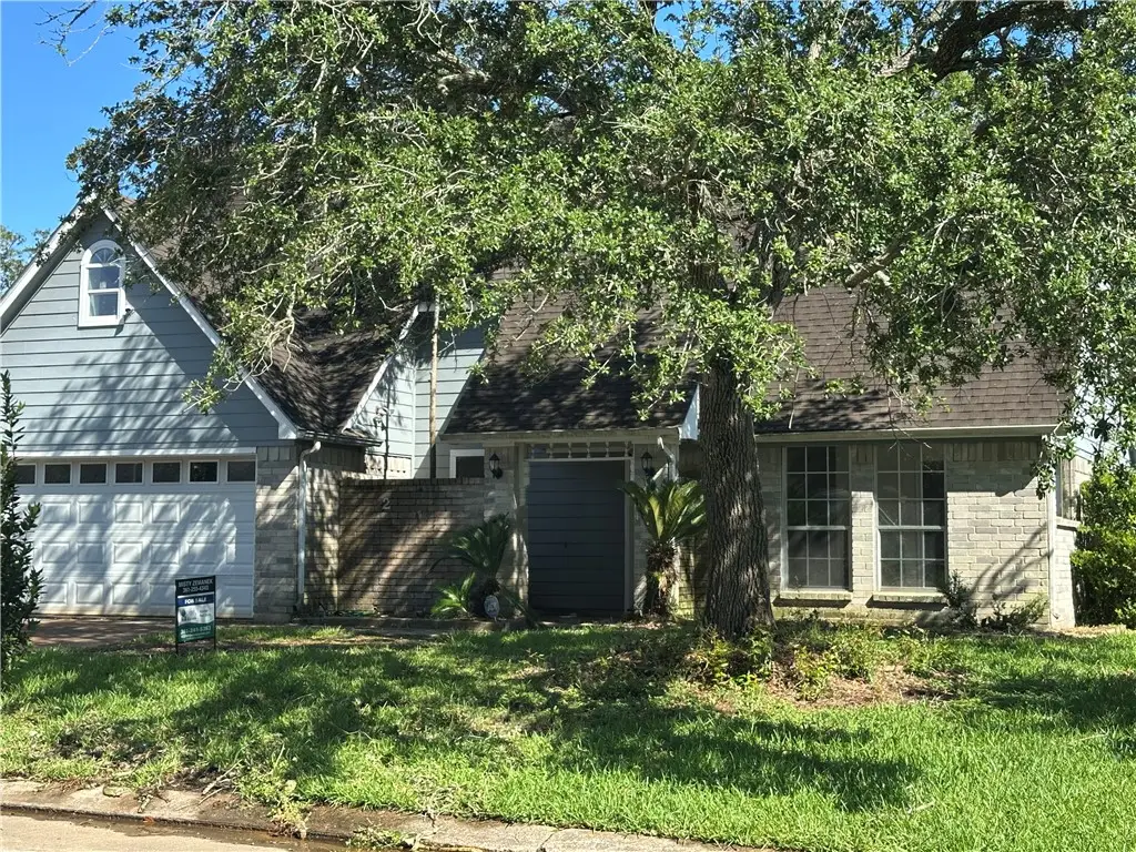 2616 El Camino Dr, Bay City, TX 77414 - Image #1