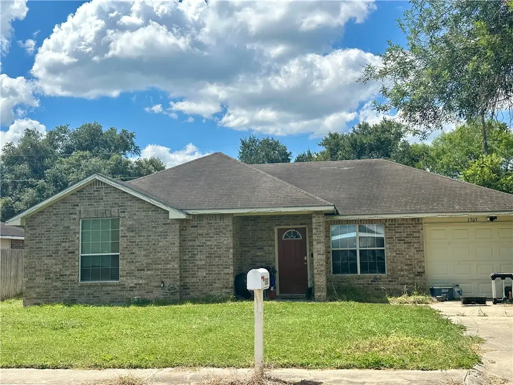 1303 E Hancock Street, Beeville, TX 78102 - Image #1