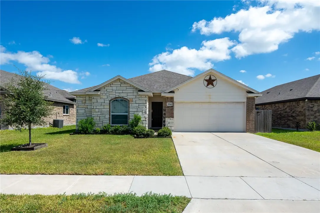 9542 English Oak Drive, Corpus Christi, TX 78410 - Image #1