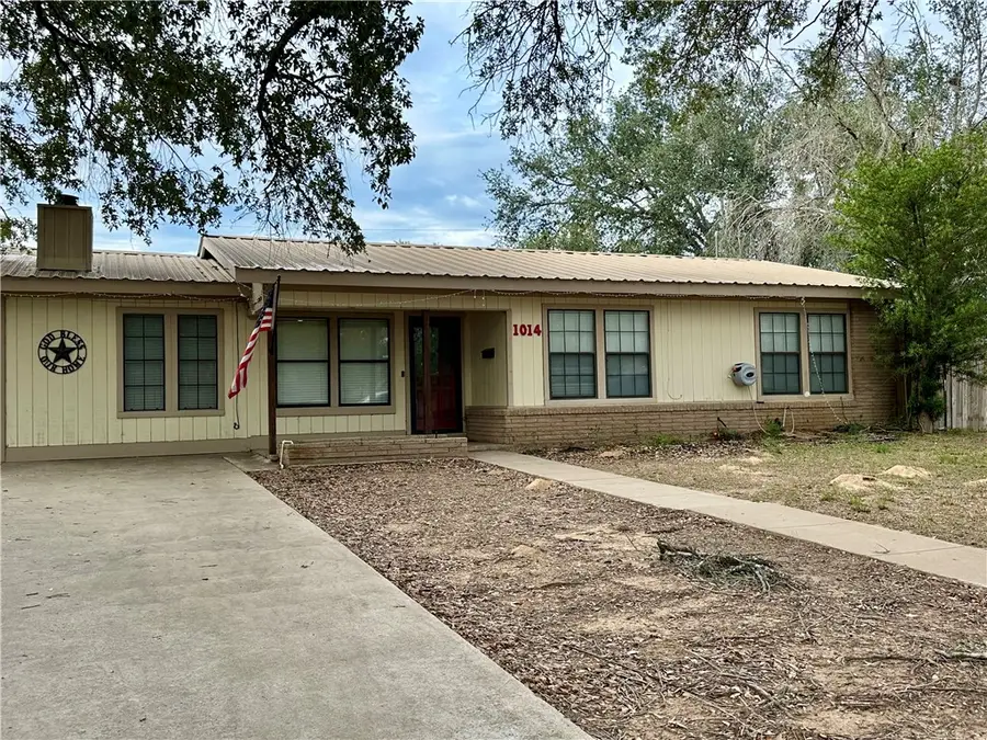 1014 Harvey, Pleasanton, TX 78064 - Image #2