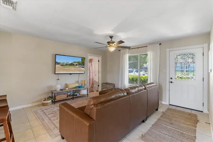 1304 Amy Street, George West, TX 78022 - Image #3