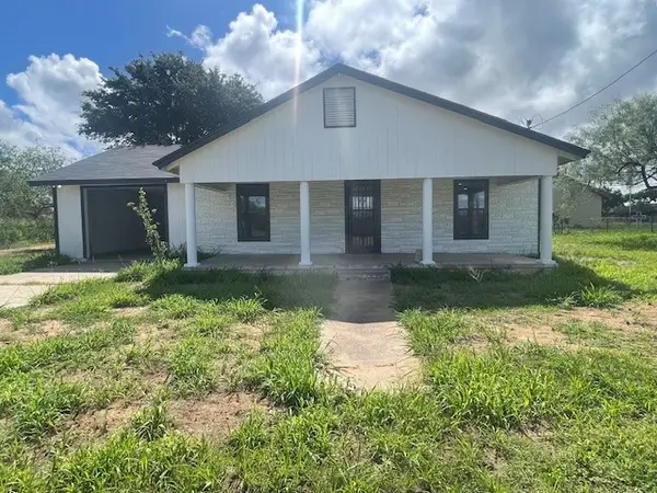 704 N Dagmar Avenue, Hebbronville, TX 78361
