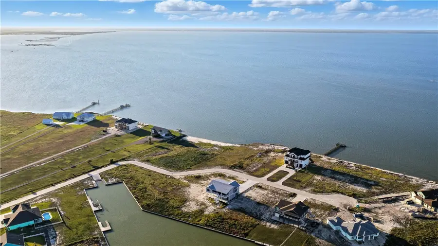 15 Tradewinds Circle, Rockport, TX 78382 - #2