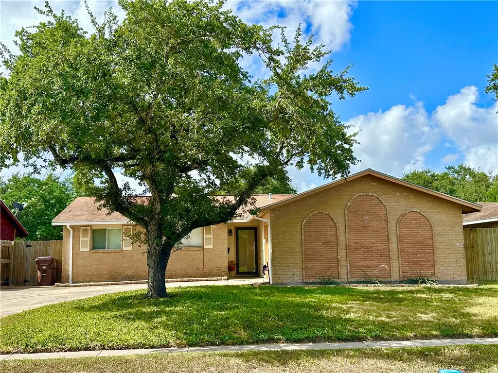 225 Briarwood Drive, Kingsville, TX 78363 - Image #1