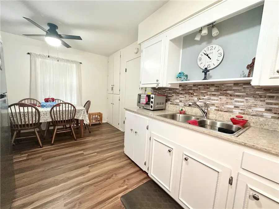 225 Briarwood Drive, Kingsville, TX 78363 - Image #3