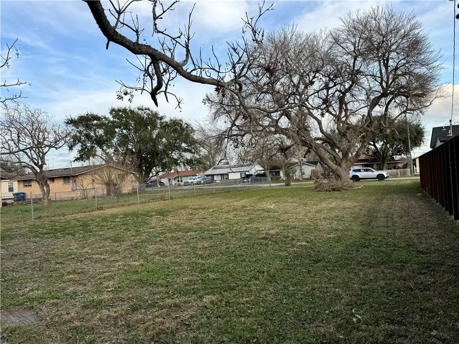 1210 Baywood, Corpus Christi, TX 78418 - Image #3
