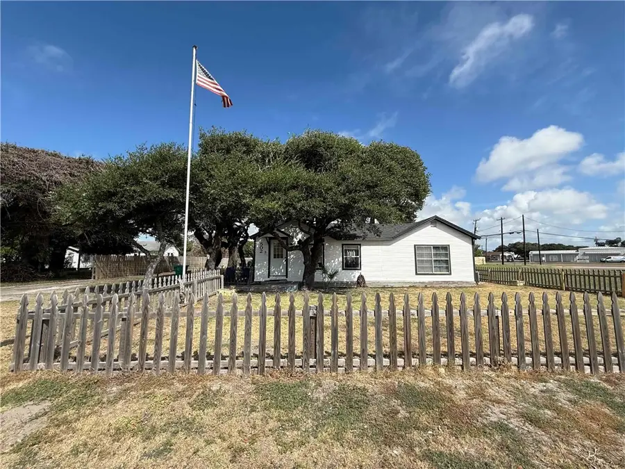 502 N Commercial Street, Aransas Pass, TX 78336 - Image #2