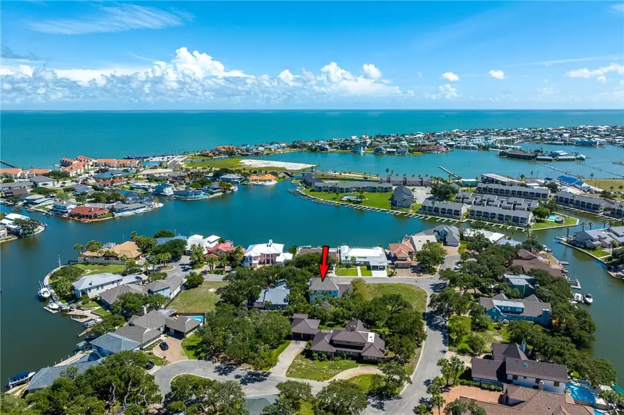2310 Edgewater Court, Rockport, TX 78382 - Image #2